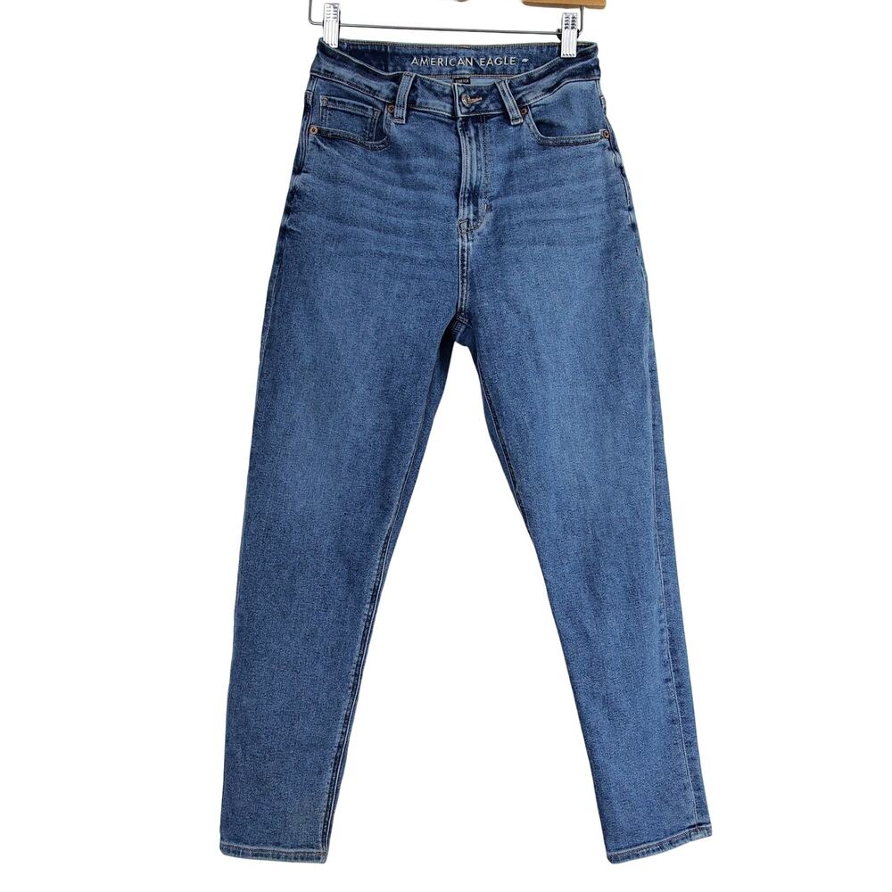 American Eagle mom jeans size 2 Short